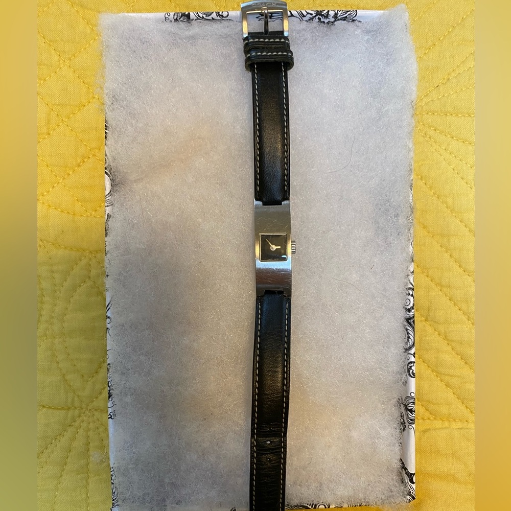 EUC -Vintage Coach Stainless Steel Women's Watch, Black Leather Band, 0169 model - Picture 4 of 9